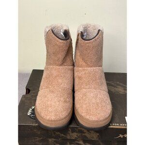 Chaco Women's Revel Tall Felt Booties Size 6 NIB